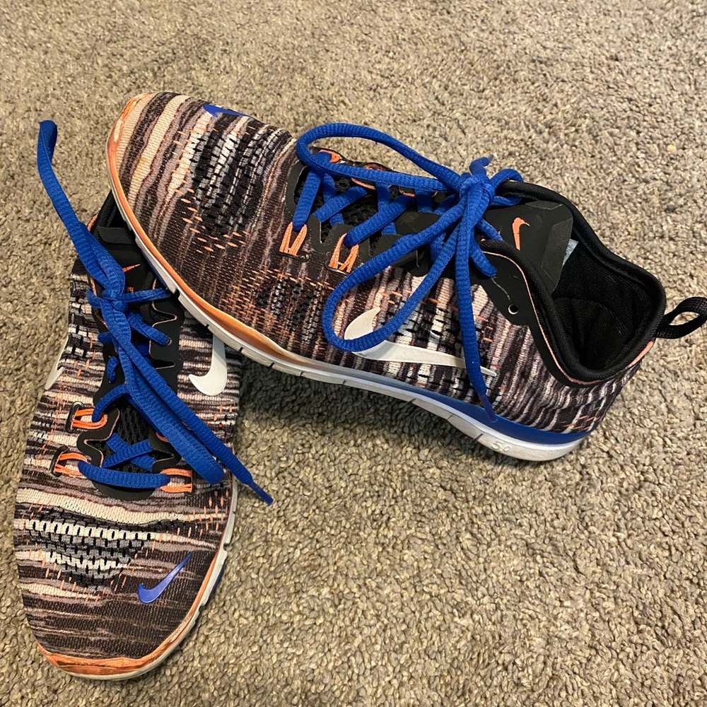 Nike tennis shoes